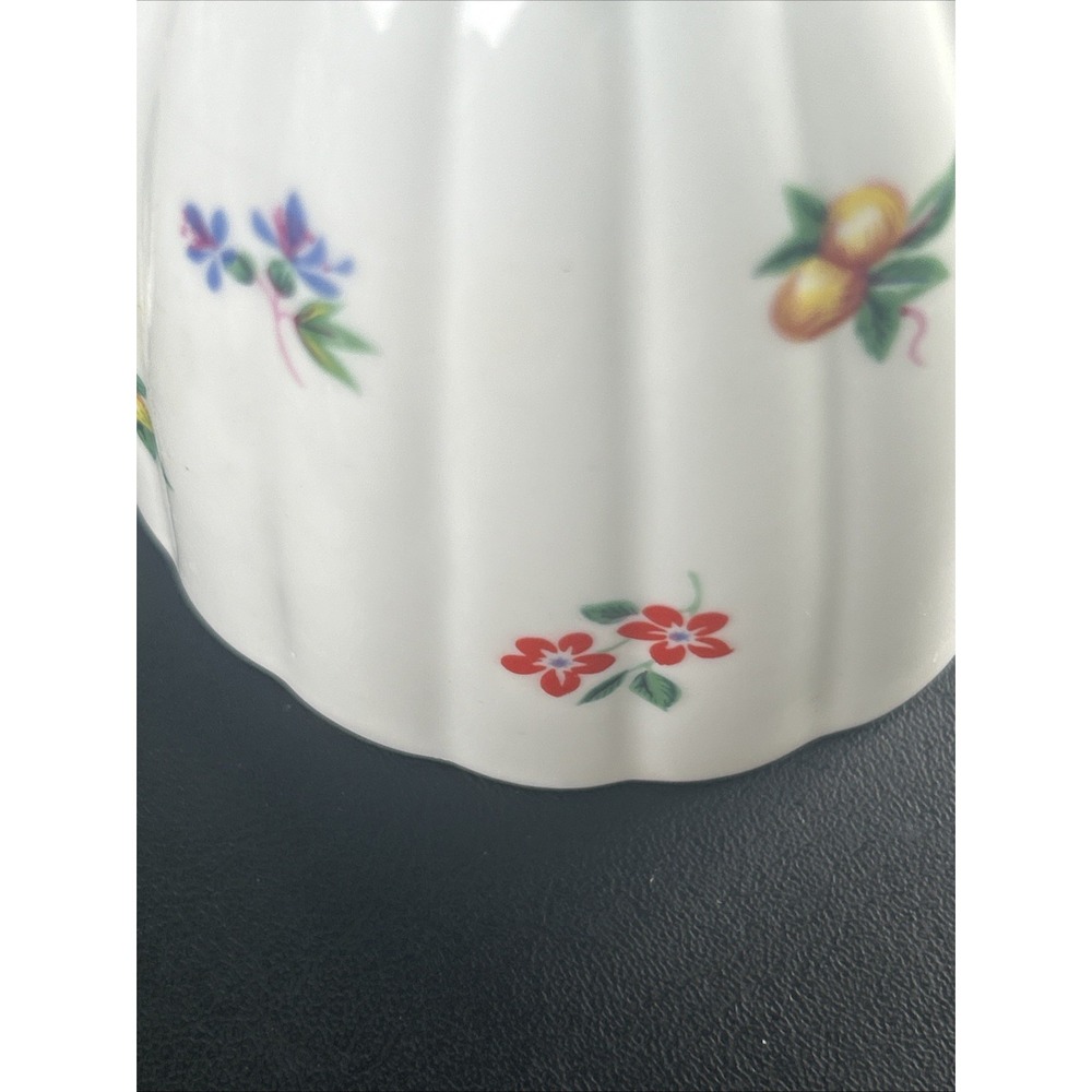 Vintage Royal Tuscan Fine Bone China Cup/Saucer Set Mini Floral Pattern - Picture 12 of 15